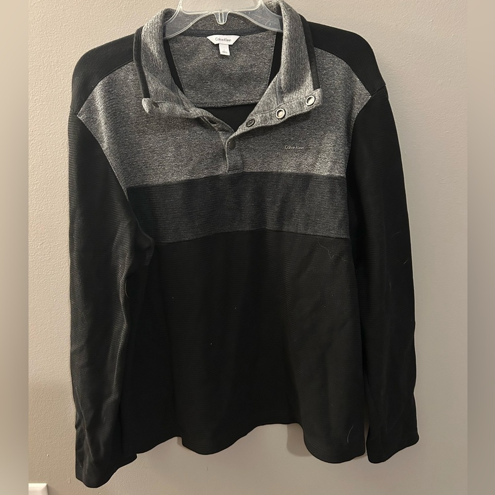Calvin Klein Men's Black and Gray Pullover Sweater / Size Large